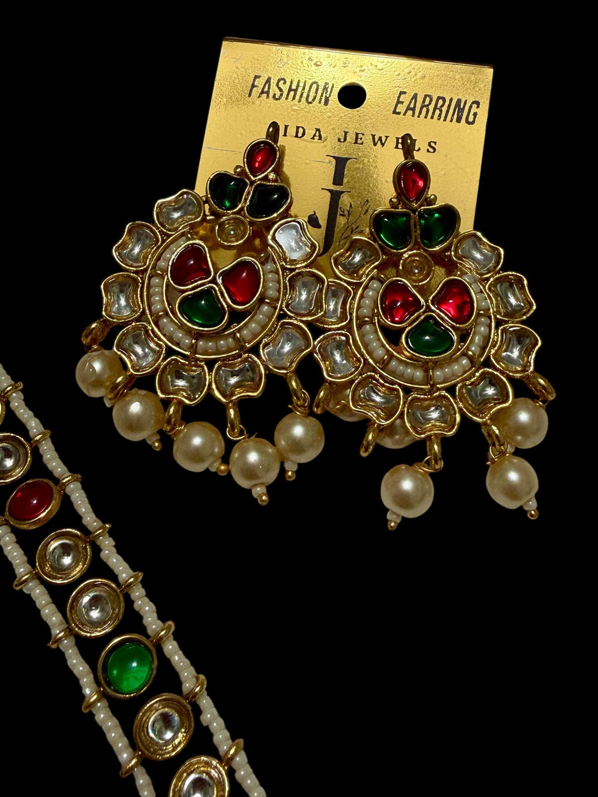 Bollywood India kundan and pearl mala with earrings.