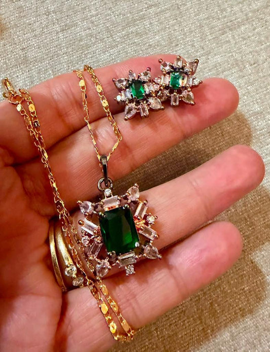 Emerald Green Crystal Jewelry Set, Minimalist Pendant Necklace Set, Matching Stud Earrings