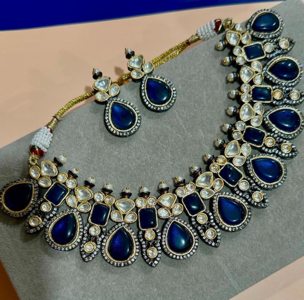 Heirloom Style Jewelry Set with Layered Necklace Design