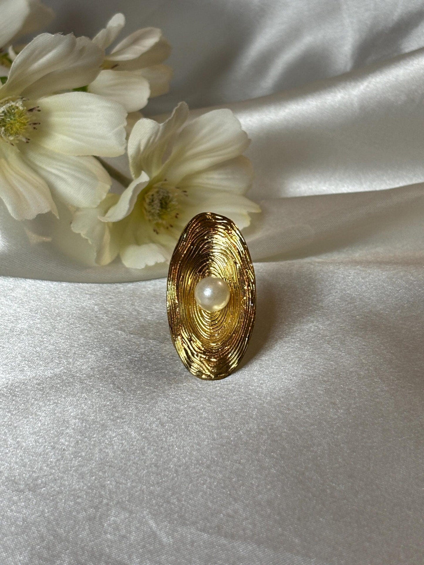 Oval pearl Adjustable Ring