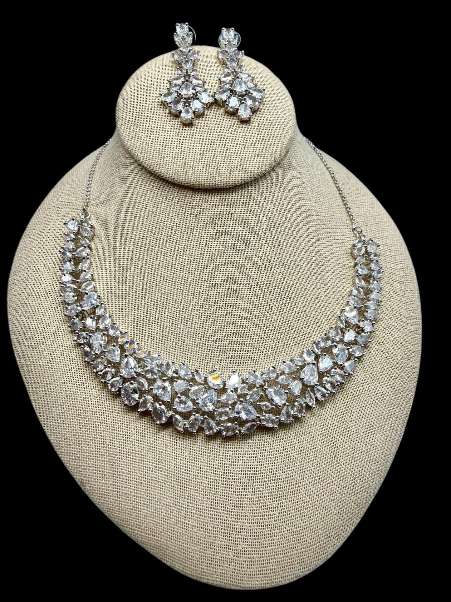 Bollywood ad  Necklace & Earrings Set - rhodium  | Sparkling  prom / wedding / engagement Jewelry