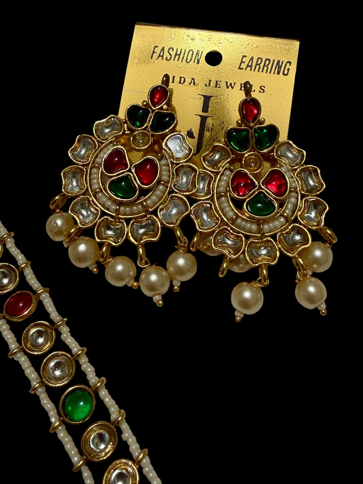 Bollywood India kundan and pearl mala with earrings.