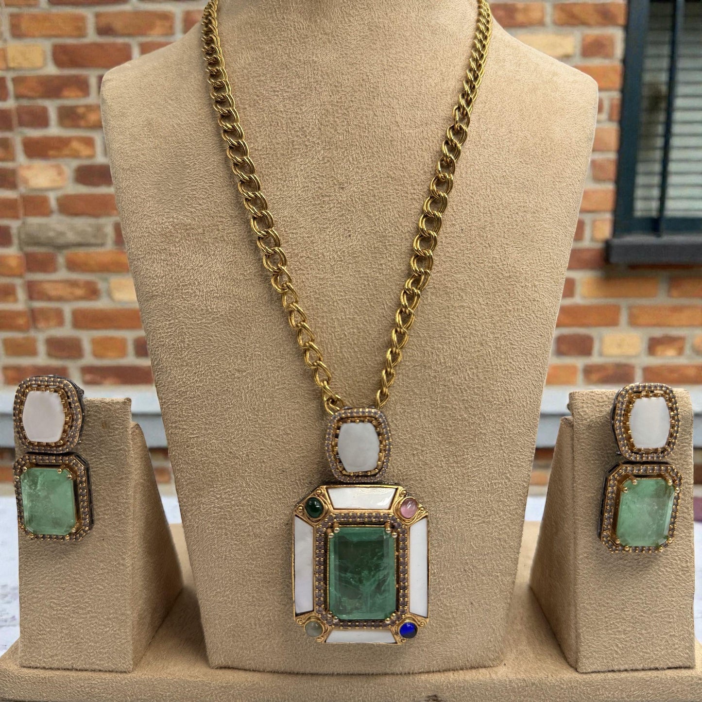 Verdant Stone Pendant Necklace Set with Chunky Chain & Matching Earrings | Modern Heritage Jewelry