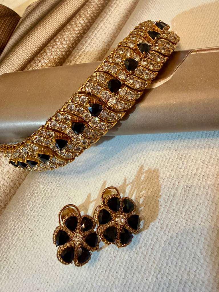 Chunky Gold Tone Bracelet and Earrings Set with Black Stones – Elegant Statement Jewelry
