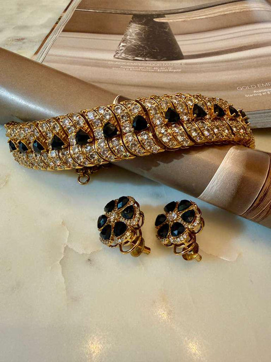 Chunky Gold Tone Bracelet and Earrings Set with Black Stones – Elegant Statement Jewelry