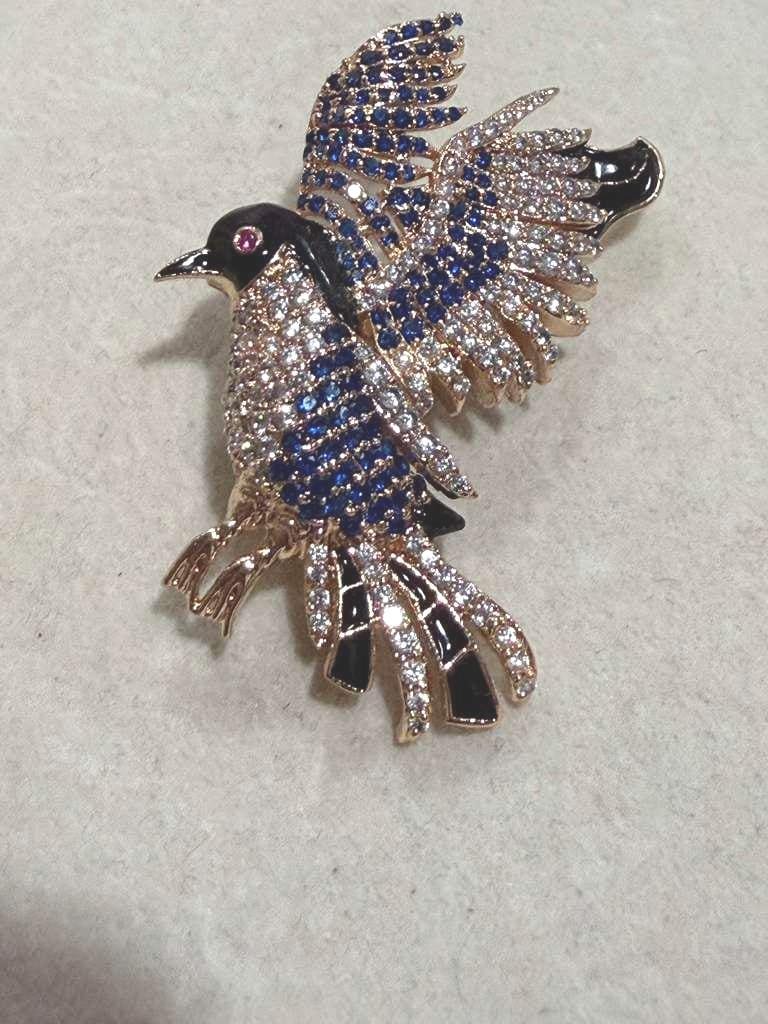 Rhinestone Bird Brooch: Gold Crystal Statement Pin – Elegant Nature Inspired Jewelry