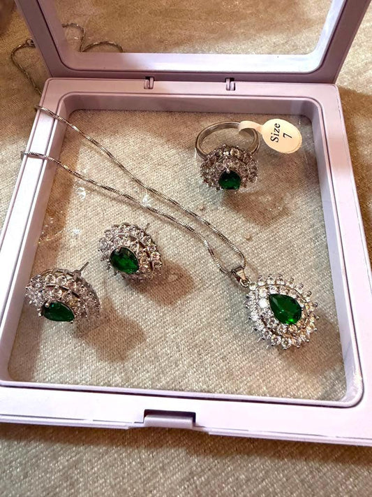 Emerald Green Jewelry Set with Ring, Crystal Pendant Necklace Set