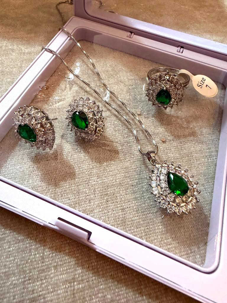 Emerald Green Jewelry Set with Ring, Crystal Pendant Necklace Set