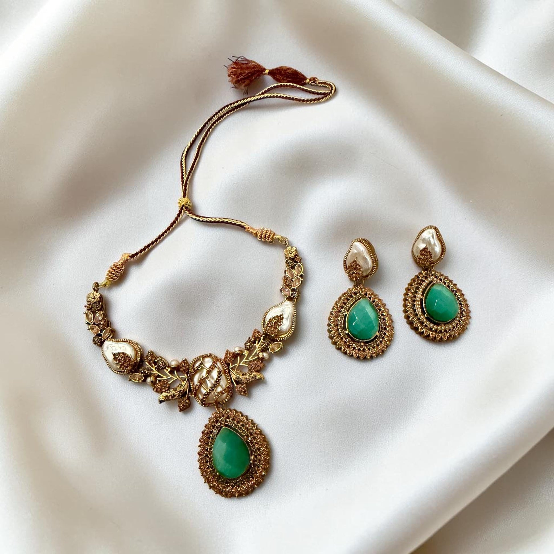 Vintage Gold Tone Green Pendant Necklace Set, Matching Earrings, Statement Jewelry, Elegant Party Wear