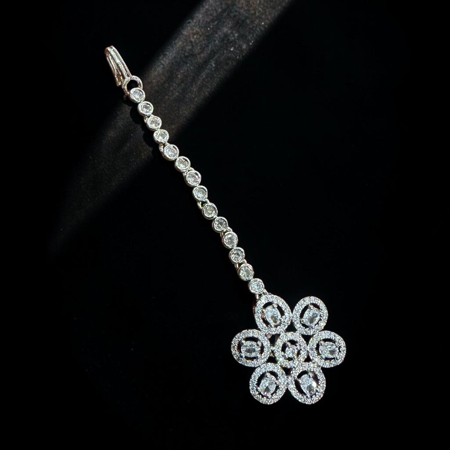 Bollywood Indian Designer ad tikka head piece bindya silver plated.