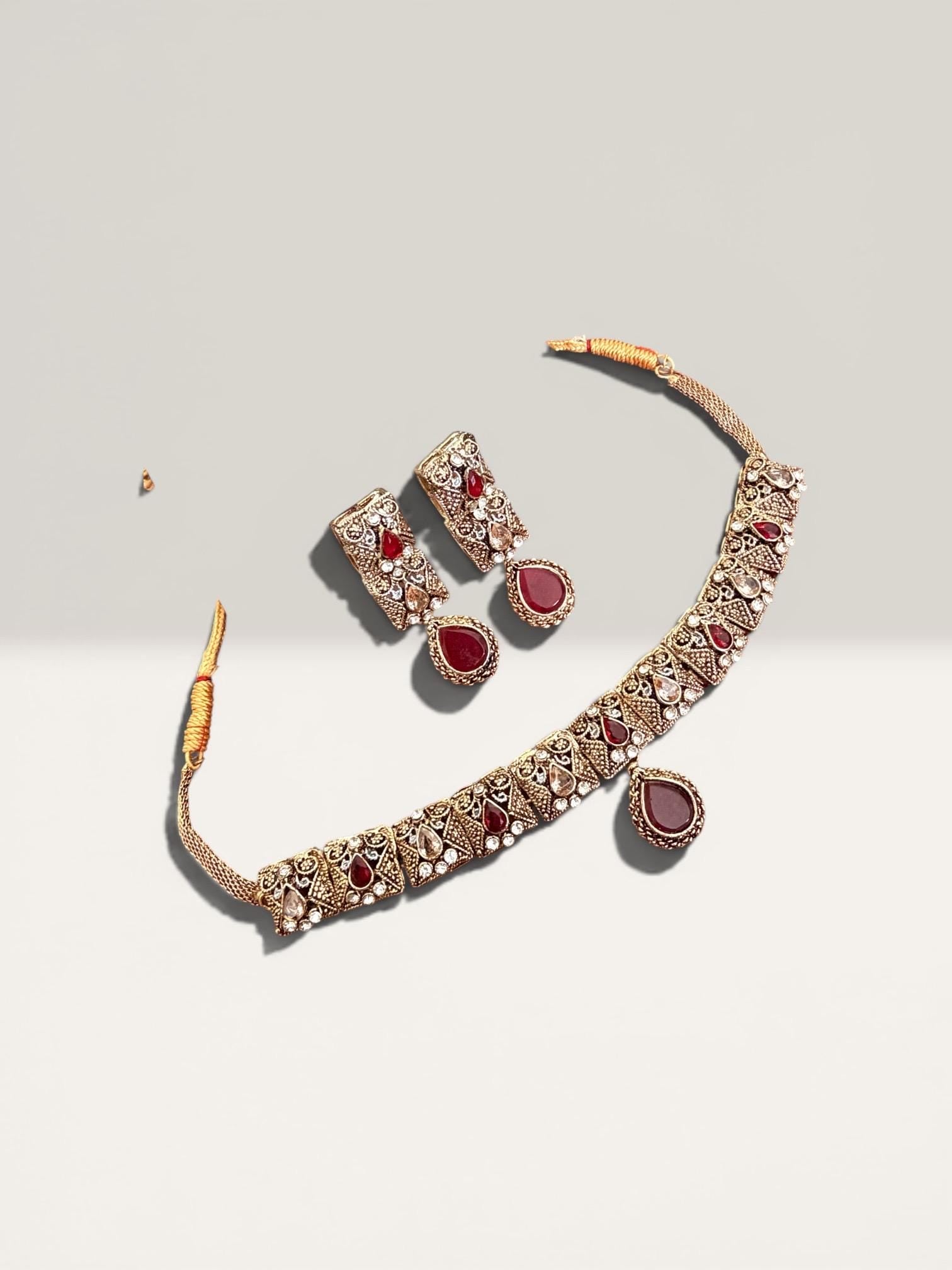 Choker necklace Set: Bollywood Antique Gold. Elegant women’s gift