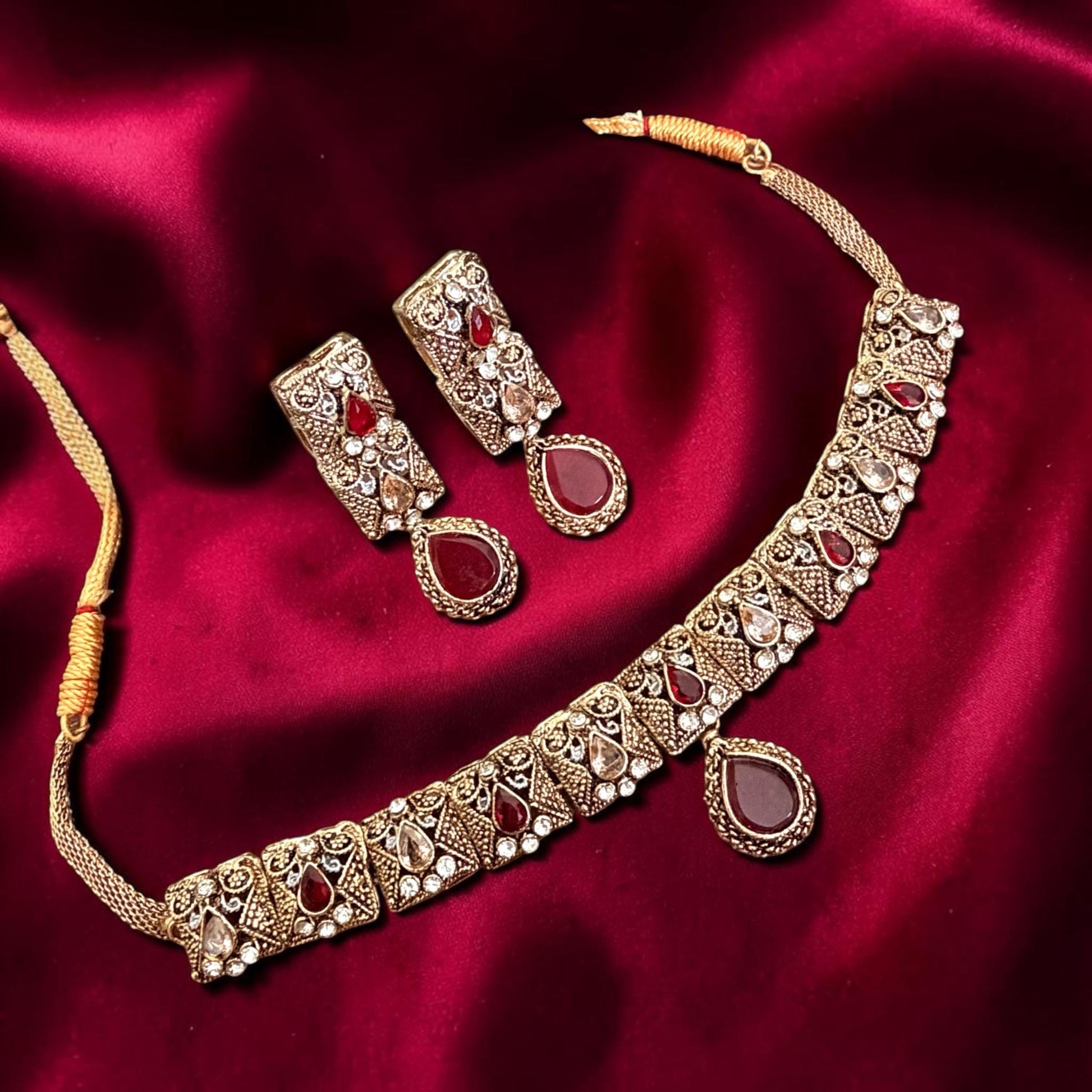Choker necklace Set: Bollywood Antique Gold. Elegant women’s gift