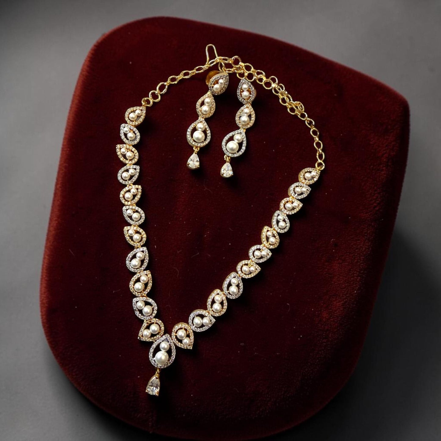 Pearl Teardrop Necklace , Gold Bridal Jewelry Set, Elegant Wedding Necklace with Earrings