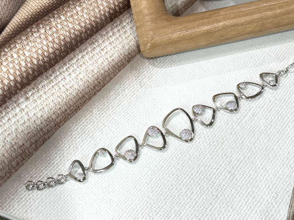 Modern Geometric , Minimalist Statement Bracelet for Women, Adjustable Link Bracelet