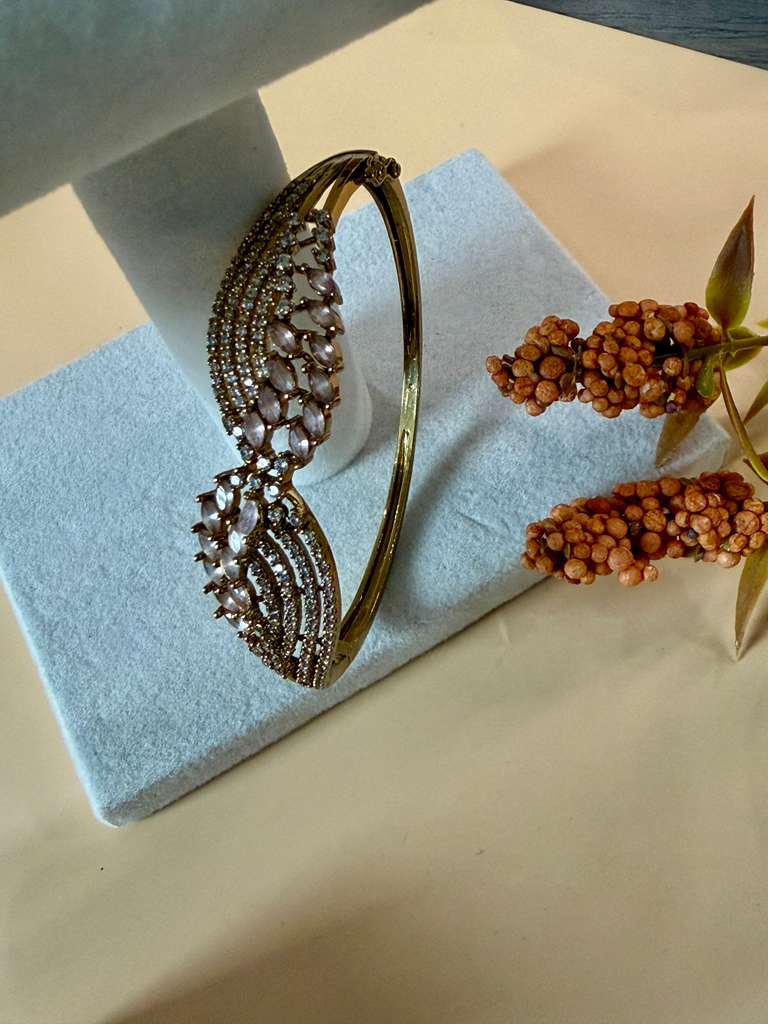 Elegant Leaf Cuff Bracelet for Women, Open Bangle, Statement Bracelet, Bridal Jewelry,