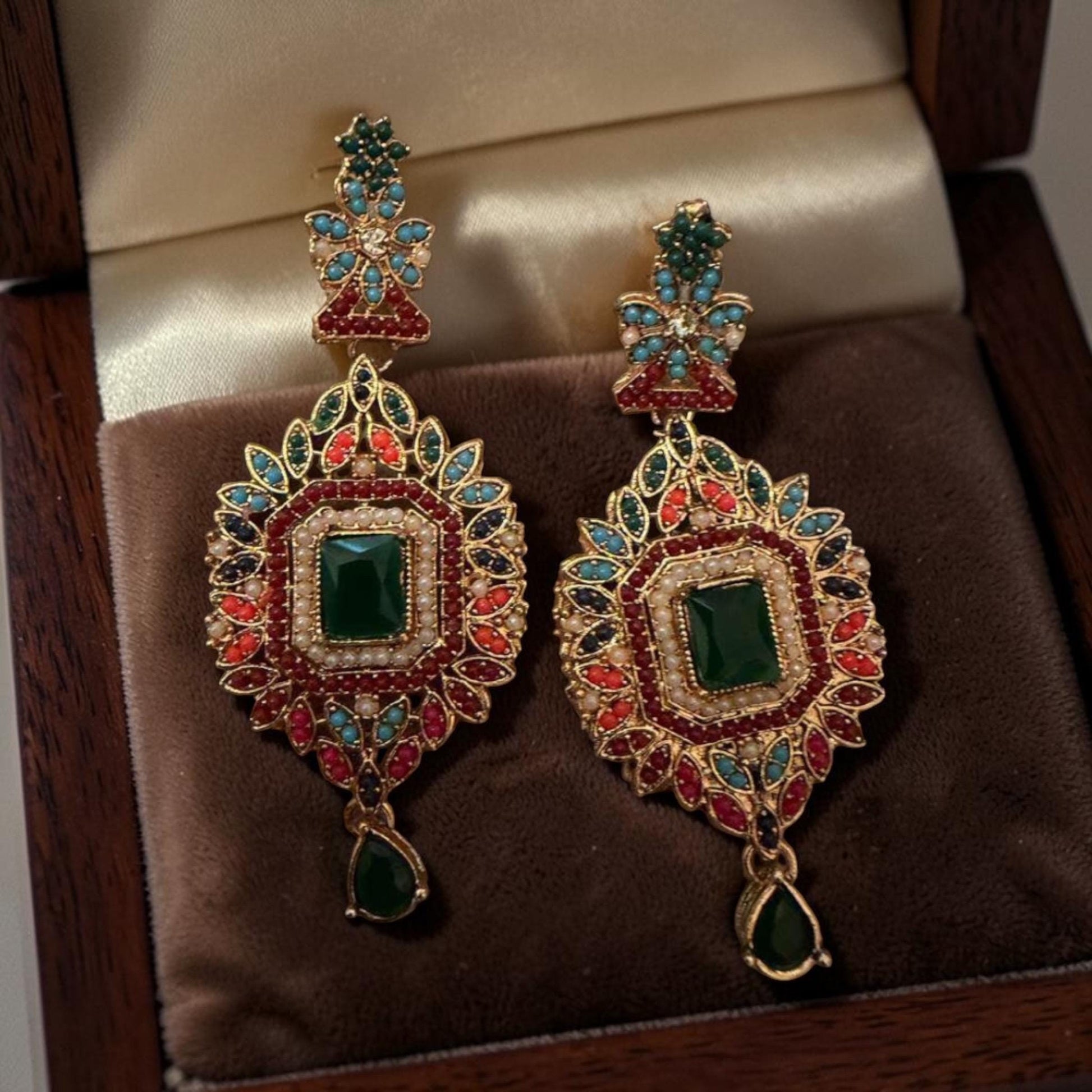 Multicolor Emerald Statement Earrings, Kundan Style Dangle Earrings, Indian Bridal Jewelry, Pakistani Wedding