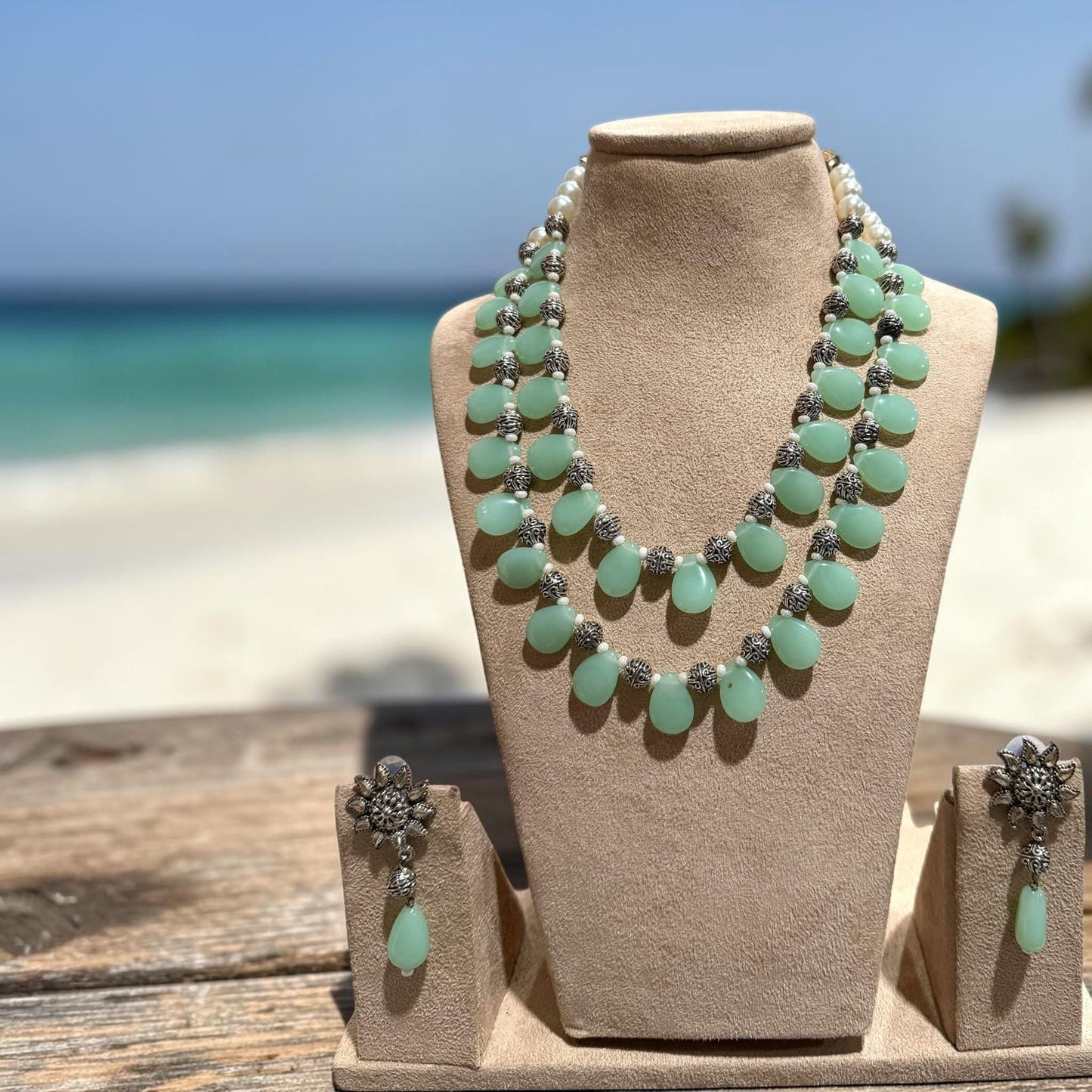 Bohemian Emerald Bead Jewelry Set with Floral Drop Earrings