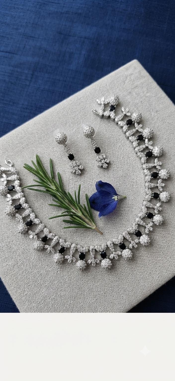 Royal Jewelry Set with Sparkling Necklace and Drop Earrings