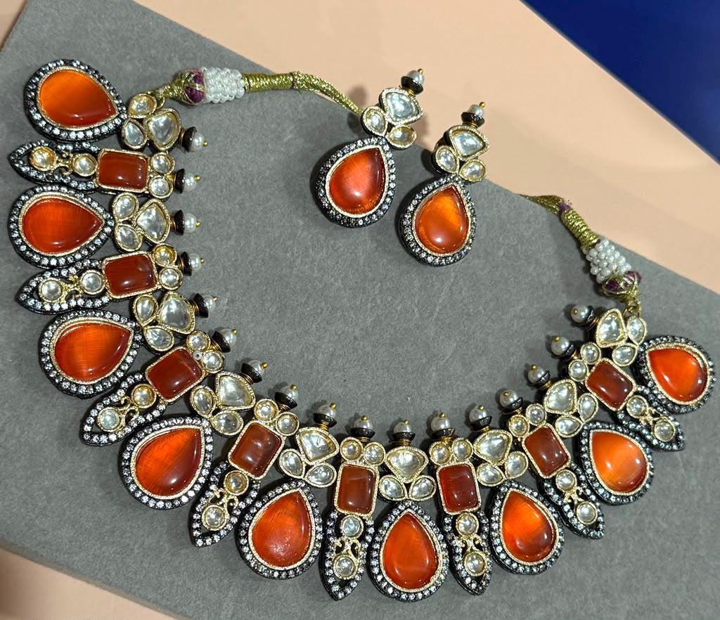 Heirloom Style Jewelry Set with Layered Necklace Design