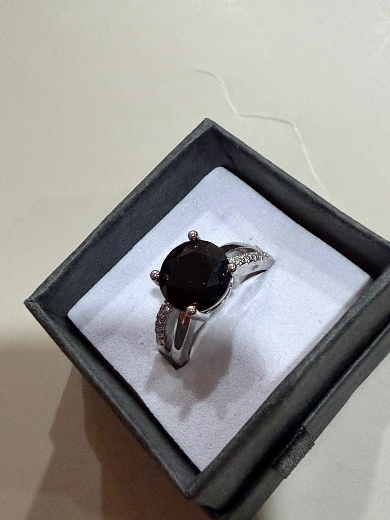 Simple Promise Ring That Complements Every Style with Timeless Elegance