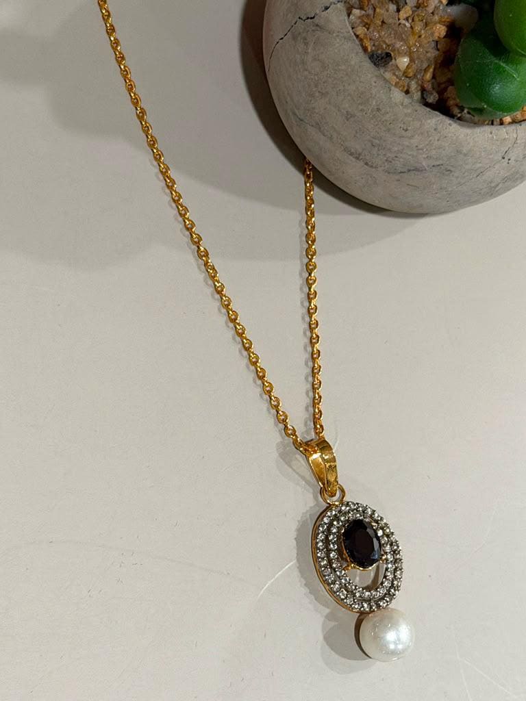 Minimalist Layering Necklace with an Elegant Pendant for Women