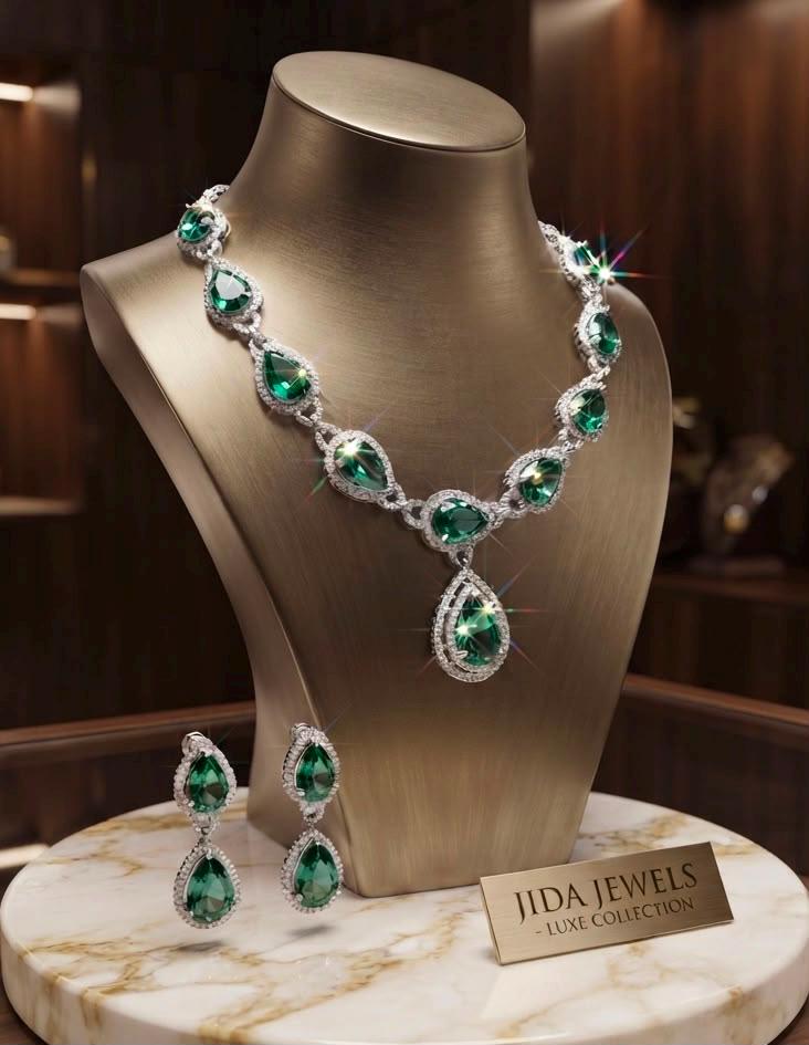 Vintage Inspired Emerald Green Necklace and Earrings Set for Women