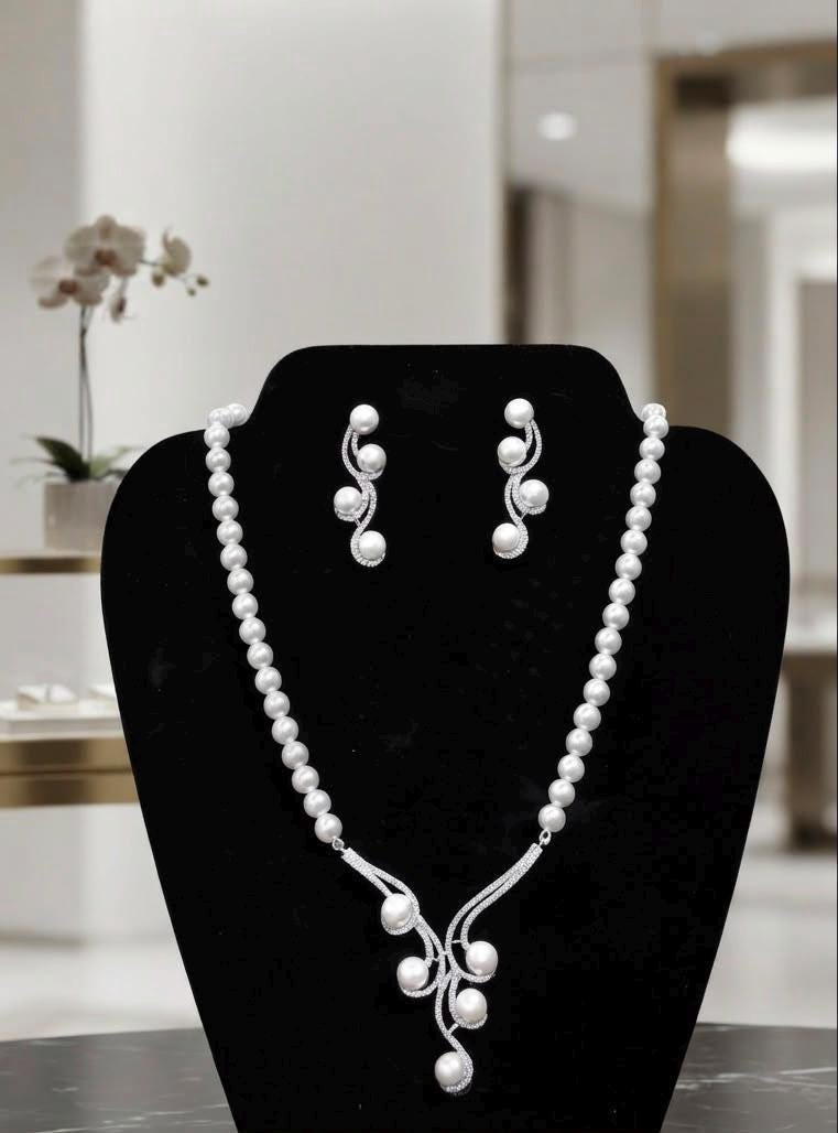 Minimalist Pearl Necklace and Earrings Set for Everyday Elegance