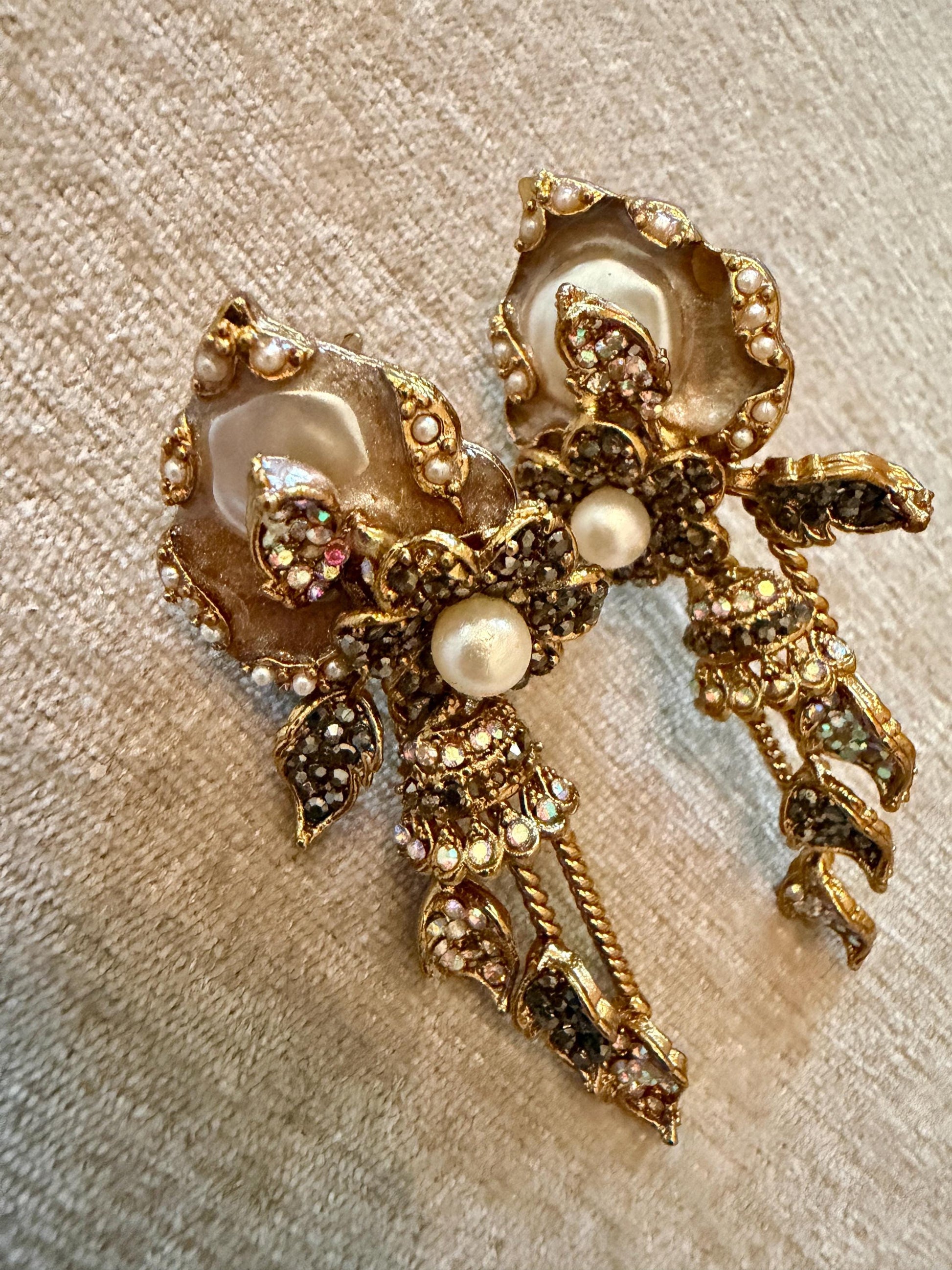 Luxury Gold-Toned Pearl & Black Stone fusion Earrings pakistani bollywood Style