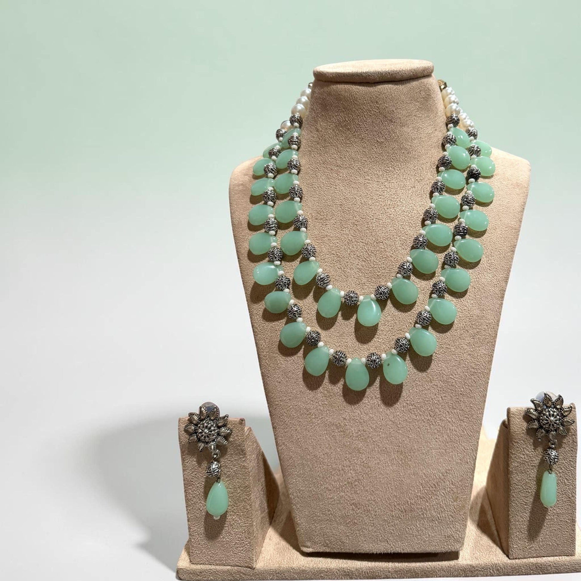 Bohemian Emerald Bead Jewelry Set with Floral Drop Earrings