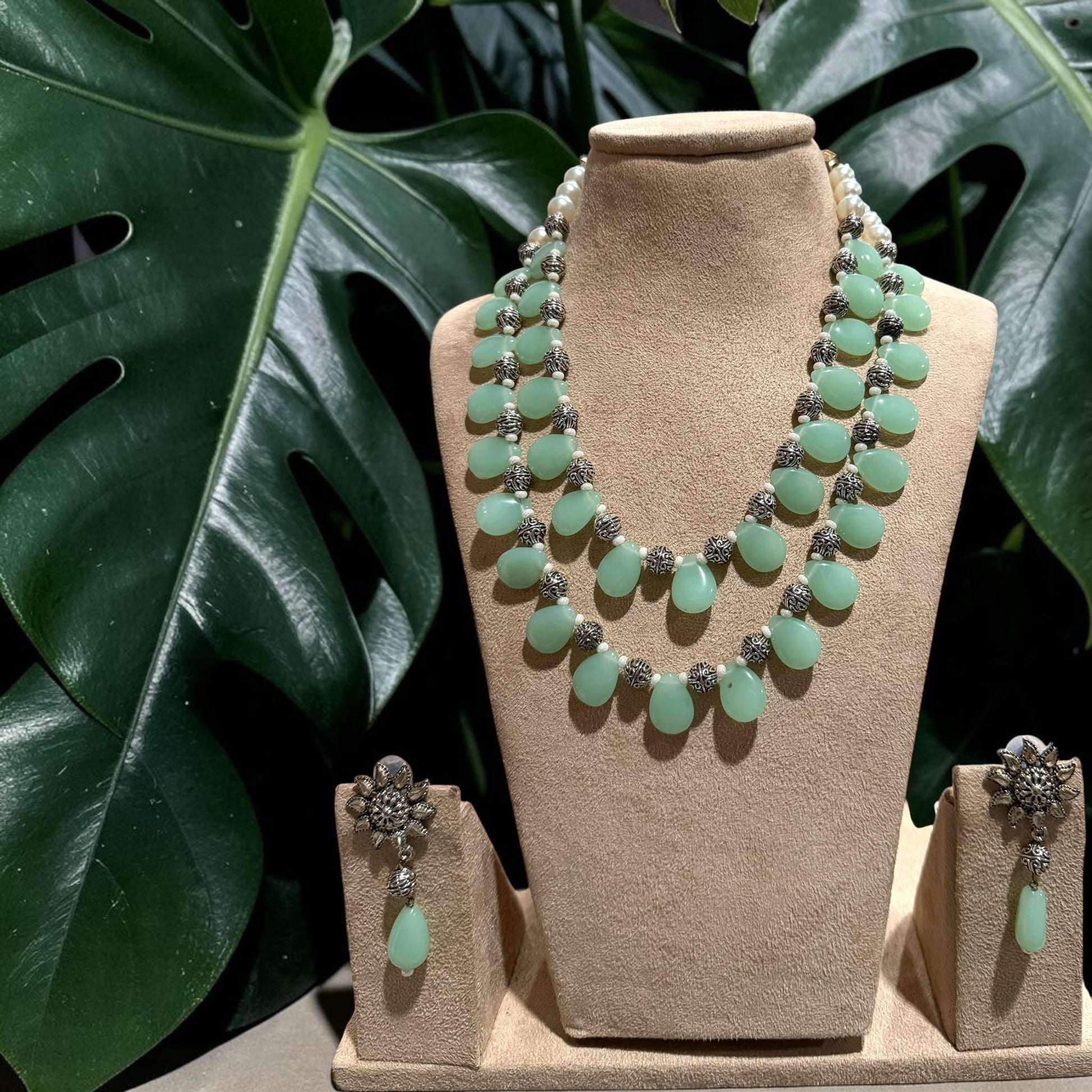 Bohemian Emerald Bead Jewelry Set with Floral Drop Earrings