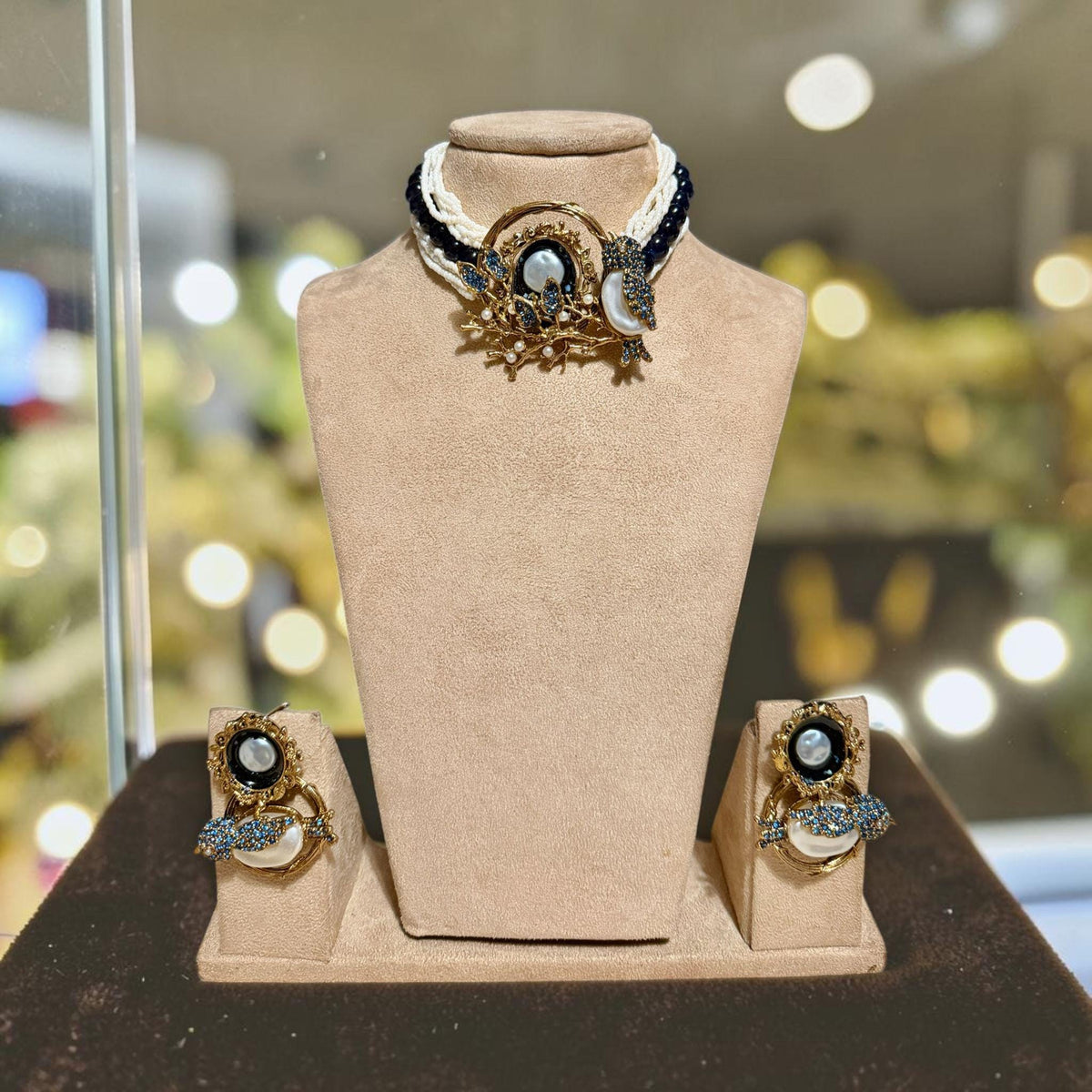 Traditional Jewelry Set for Women Elegant Necklace/Choker and Matching Earrings for Occasions