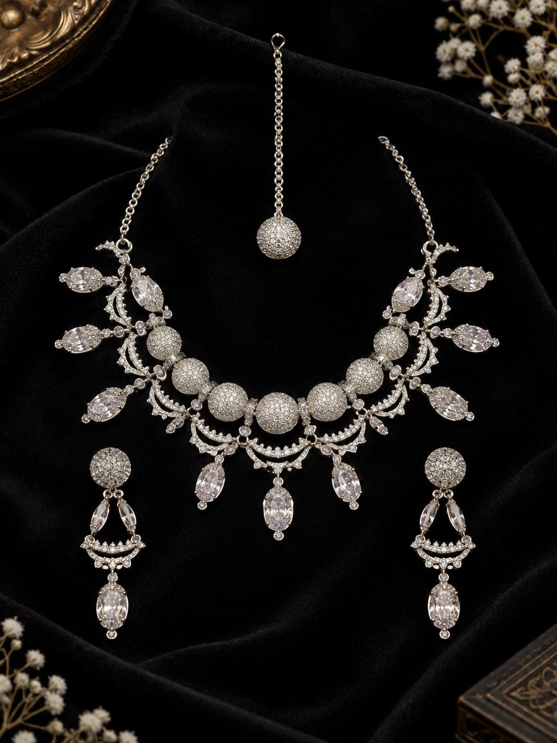 Scalloped Choker Set Featuring Coordinating Drop Earrings and Hair Tikka